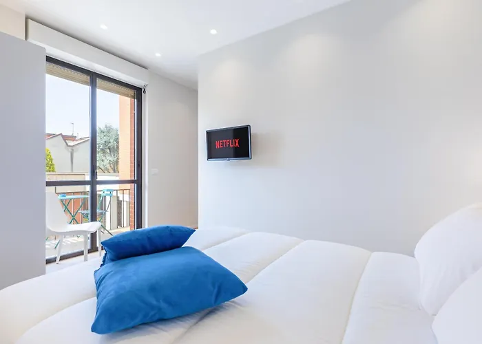 C8 Апартаменты *